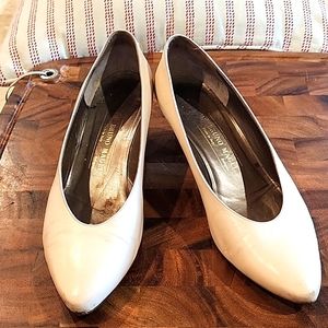 Bruno Magli 10C beige pumps - mid heel